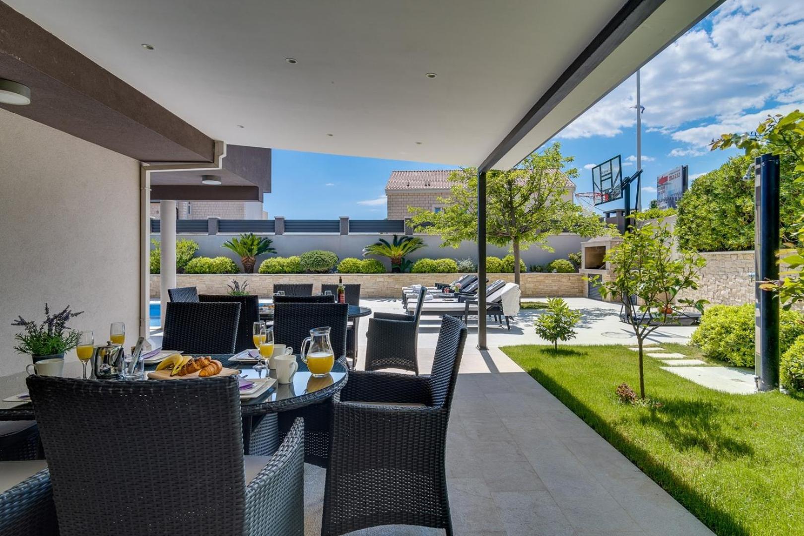Luxury Villa Lucas With Heated Pool, Whirlpool, Sauna, 14 Pax Podstrana Exterior foto