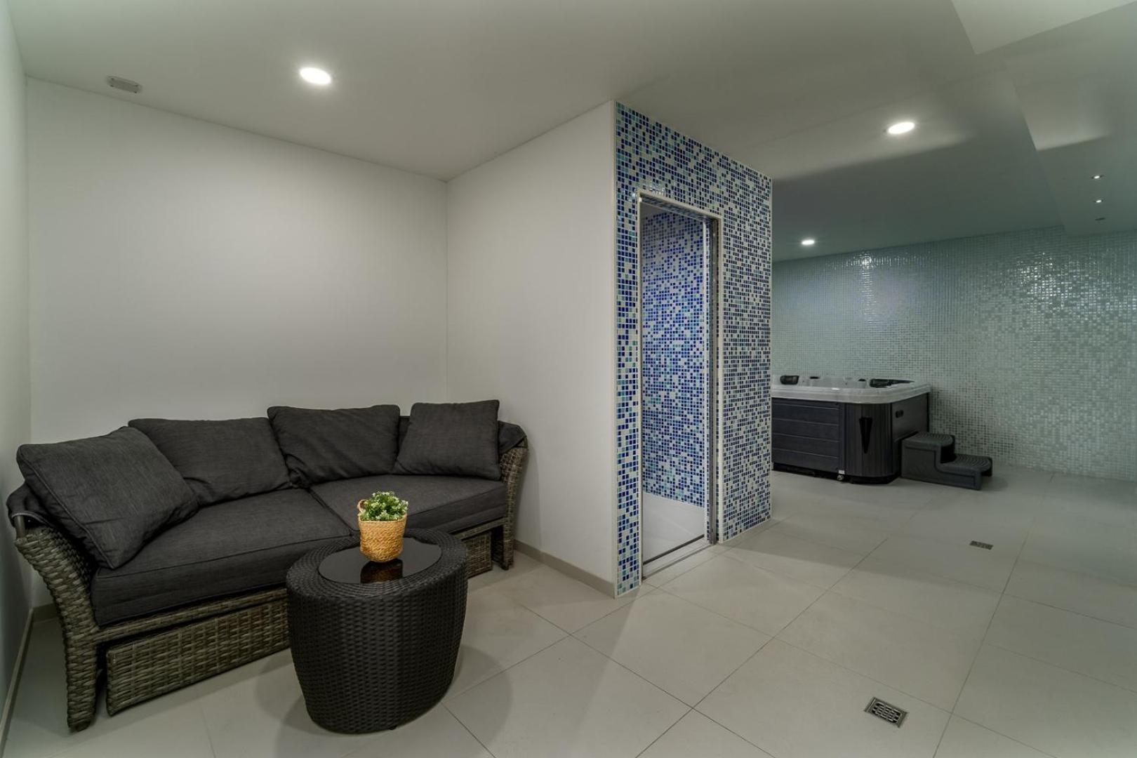 Luxury Villa Lucas With Heated Pool, Whirlpool, Sauna, 14 Pax Podstrana Exterior foto