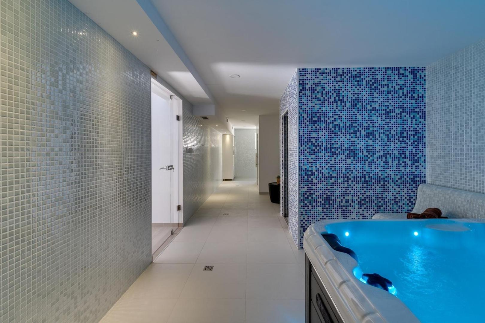 Luxury Villa Lucas With Heated Pool, Whirlpool, Sauna, 14 Pax Podstrana Exterior foto